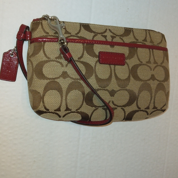 New COACH Park Signature Medium Clutch Wristlet ~True Red~ - Picture 3 of 16
